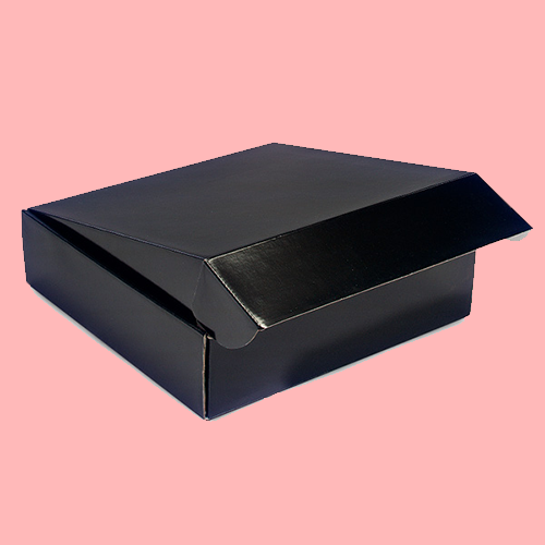 black-shipping-boxes